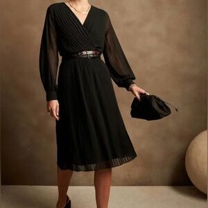 Banana Republic Factory Pleated Midi Dress Size Medium Black NWT